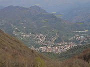 73  Bella vista sulla conca di Zogno col percorso linea tagliafuoco dello Zucco
